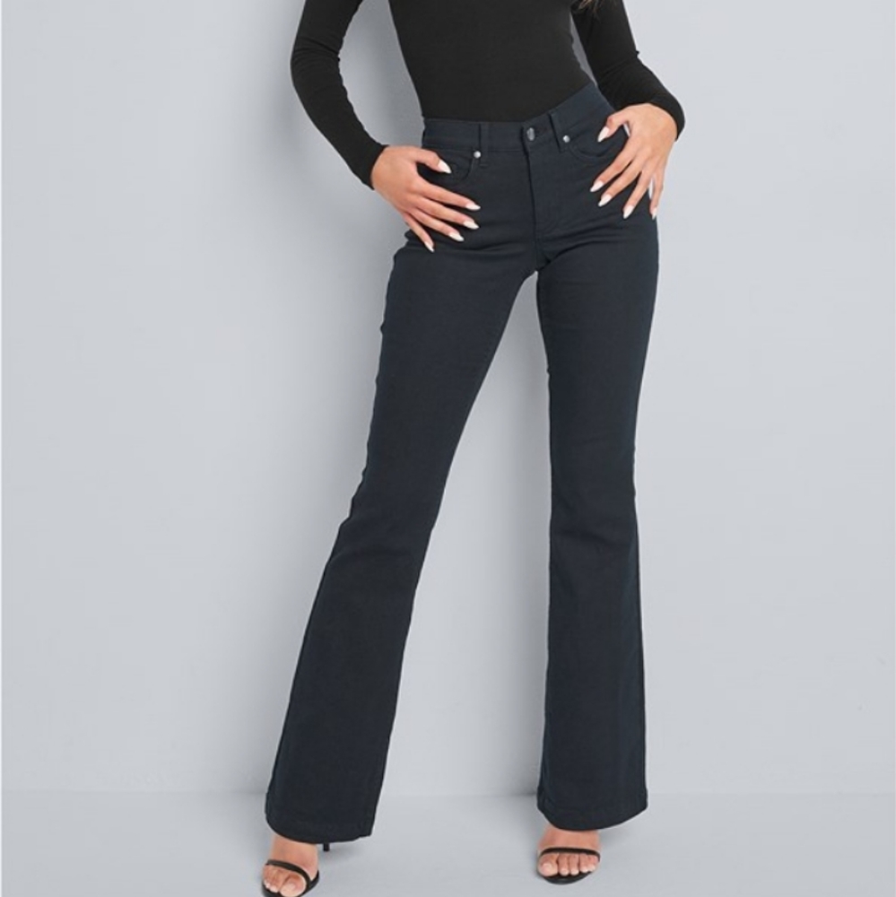 VENUS booty lift jeans